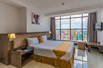 Golden Tulip guest room